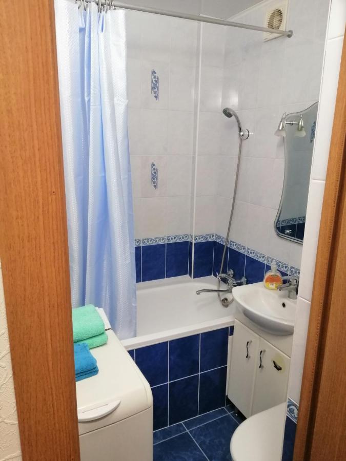 Уютная Квартира На Лётной 6 Chernihiv Bagian luar foto