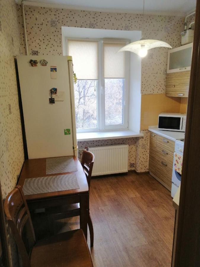 Уютная Квартира На Лётной 6 Chernihiv Bagian luar foto